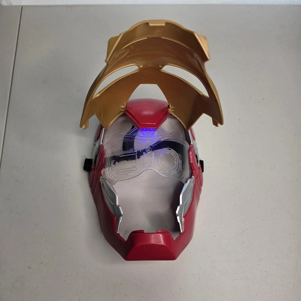 Hasbro Mask Kids OS Red Iron Man Flip FX Avengers Electronic Light Sound E6502